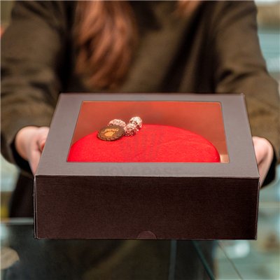 CAJA PASTELERIA CON VENTANA MARRON 30X30X8H CM