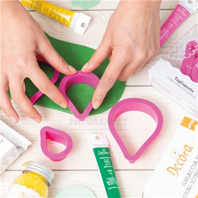Coffret 4 emporte-pièces goutte lisse DECORA