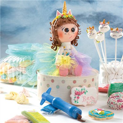 Decora Decortwist: 20 Cutters for Creative Sugar