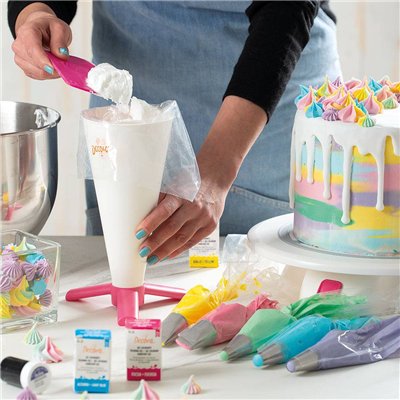 Decora Pink Scraper 14.5 cm: Precision in Pastry