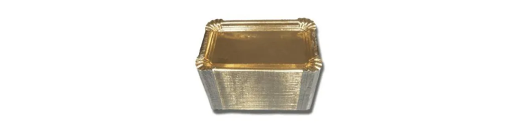 Plateaux en carton doré